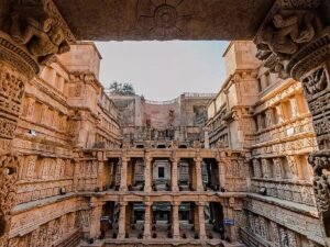 Rani Ki Vav (Queen’s Stepwell) – The Grand 11th-Century Inverted Temple